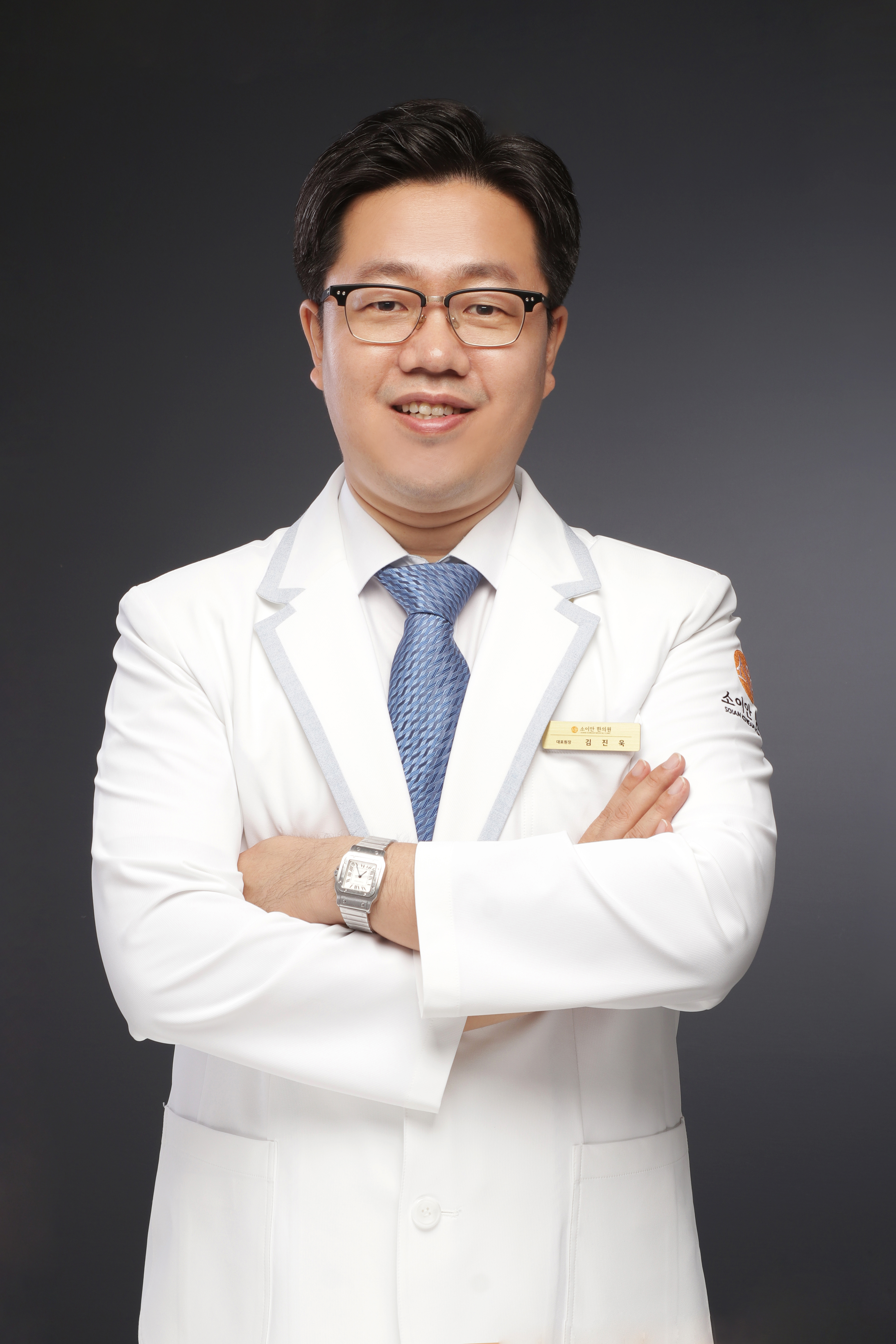 Medical Director Jinwook Kim